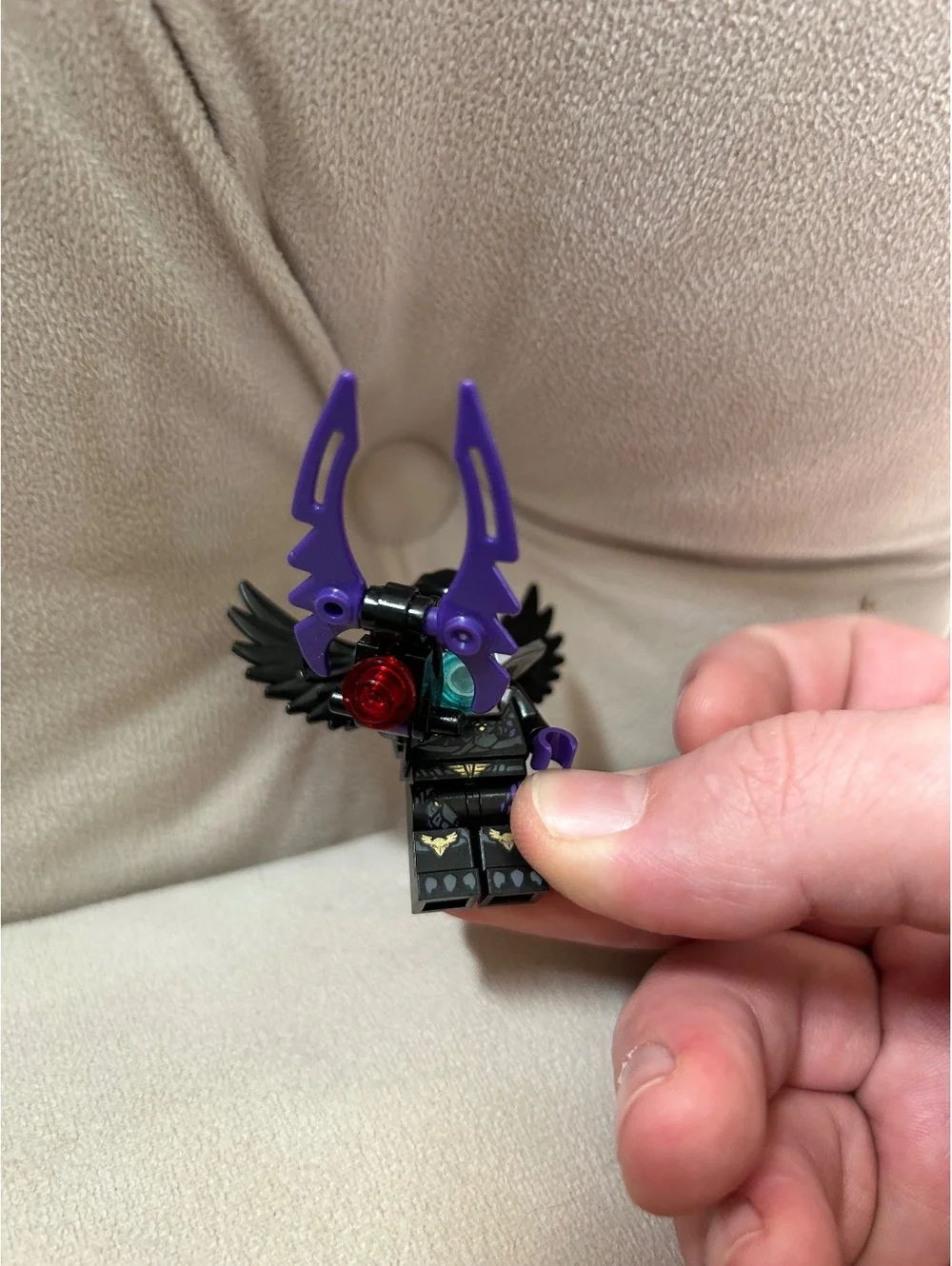 LEGO Legends of Chima - Razar Minifigure (Raven Tribe) with Wings and Armor